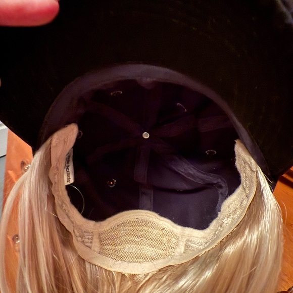 Hair/cap accessory by Henry Marga | OS - Picture 6 of 6